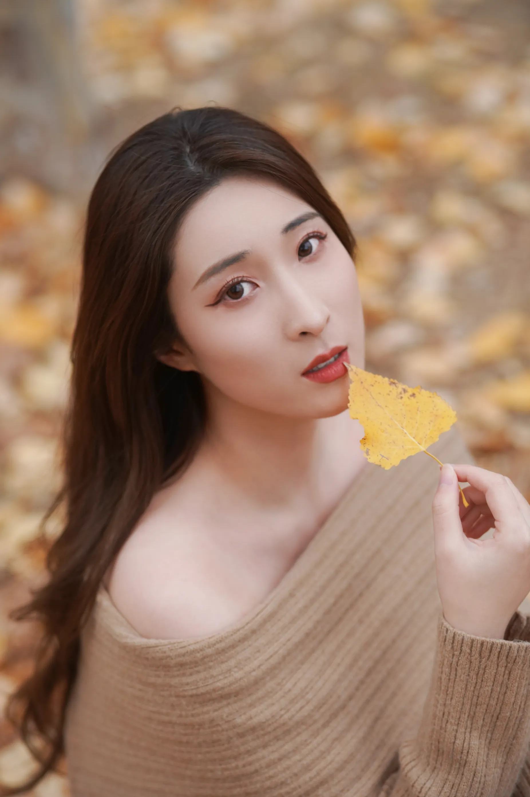 [YITUYU] 2022.12.10 Vol.2646 – Falling Leaves Know Autumn Ayin#[26P]-13